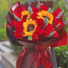 10支紅玫瑰9支紅康3支向日葵...
